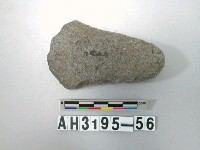 藏品(中型舌刃打製石斧)的圖片